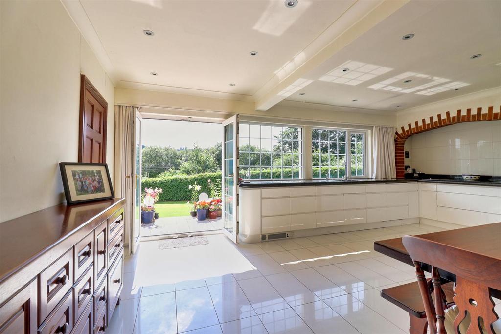 Dining kitchen