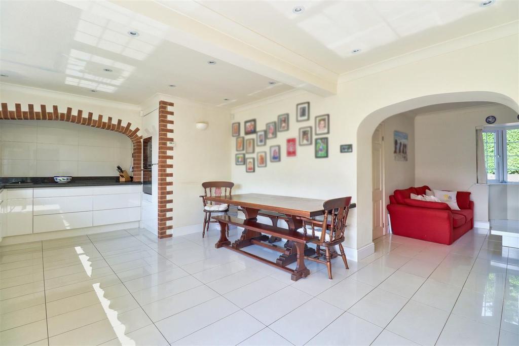 Dining kitchen