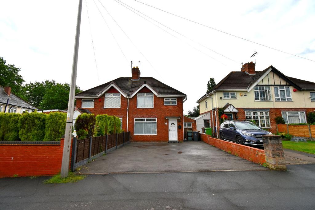 Hawthorne Road, Walsall, WS5 4NA 3 bed semidetached house £800 pcm