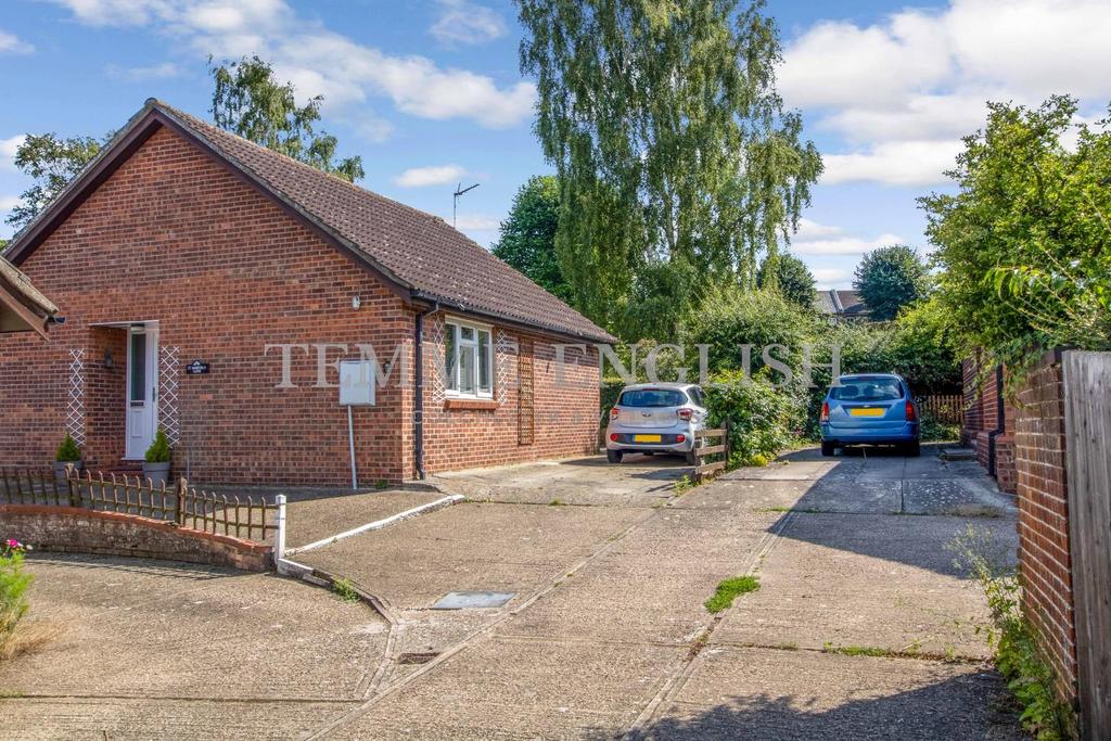 Wakefield Close, Colchester 2 bed detached bungalow £350,000