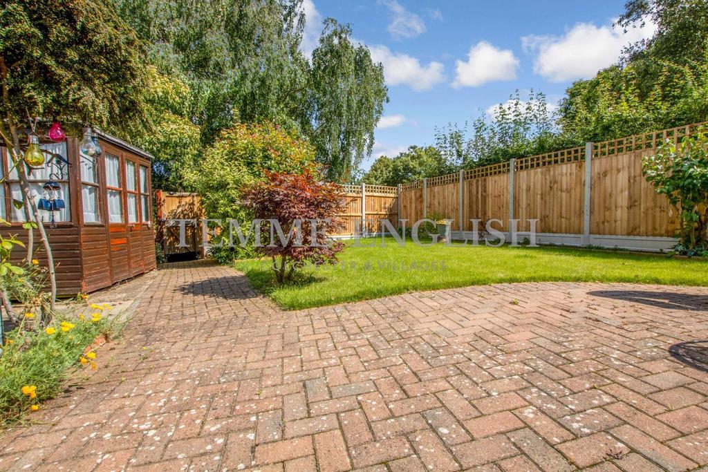 Wakefield Close, Colchester 2 bed detached bungalow £350,000