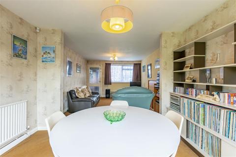 30 Grange Drive, Castle Donington, Derby, DE74 2QU