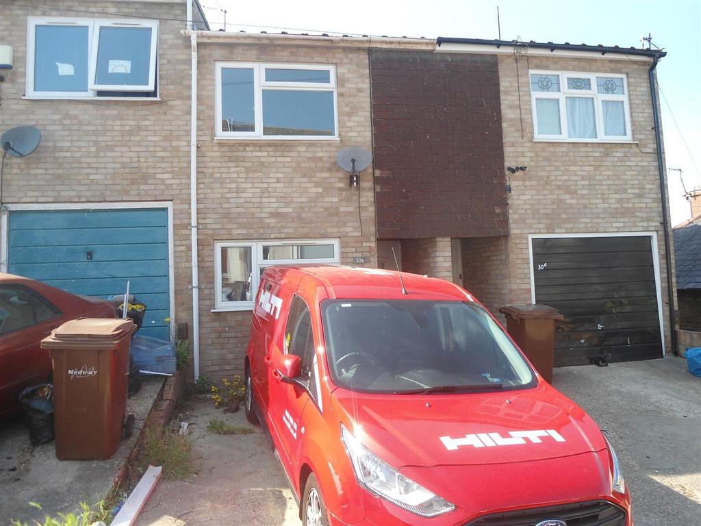 Dagmar Road, Chatham 3 bed house £1,100 pcm (£254 pw)
