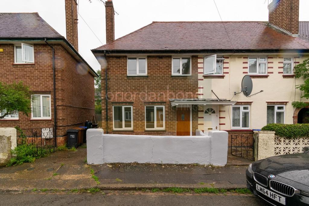 Danefield Road, Abington, Northampton 2 bed terraced house £725 pcm