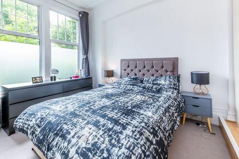 1 bedroom ground floor flat to rent, N10
