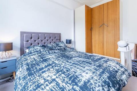 1 bedroom ground floor flat to rent, N10