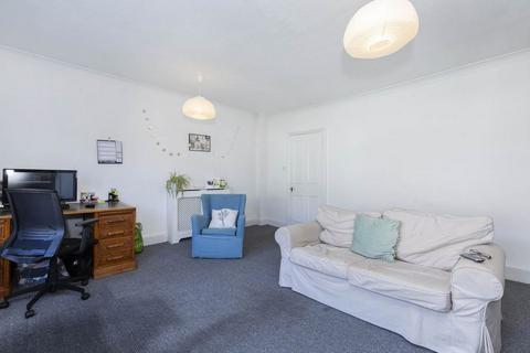 2 bedroom flat to rent, N8