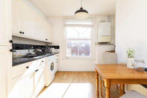 2 bedroom flat to rent, N8