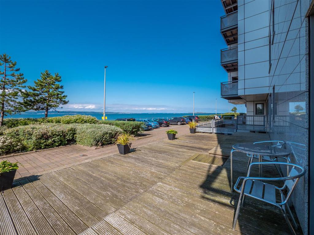 10/2 Western Harbour Terrace, Edinburgh, EH6 6JN 2 bed ground floor