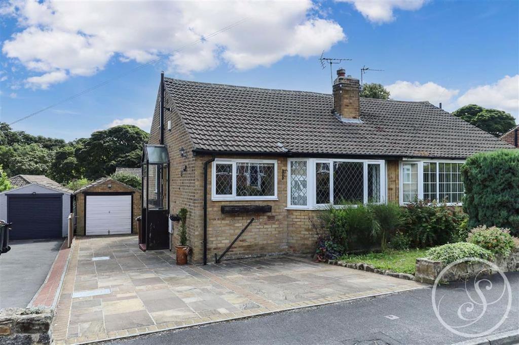 Crofton Rise, Shadwell, LS17 2 bed semidetached bungalow £215,000