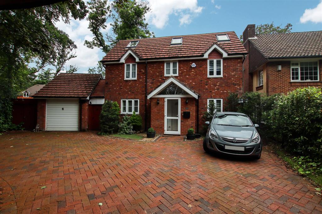 West End Road, Southampton 4 bed detached house £2,500 pcm (£577 pw)
