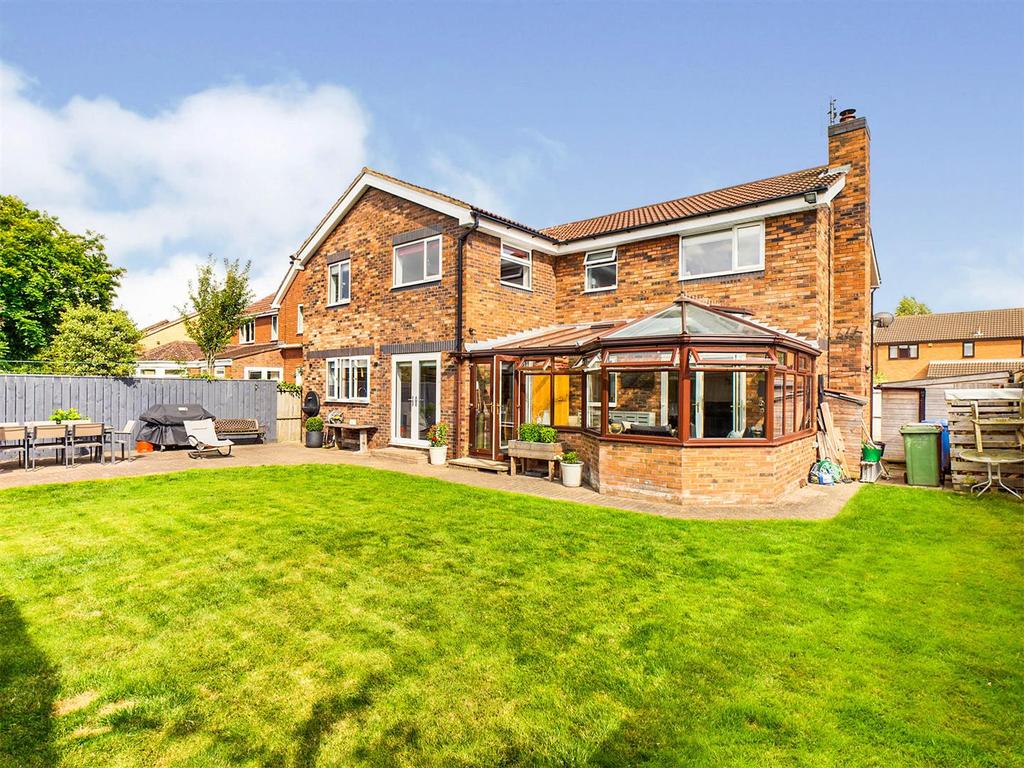 Crawshaw Avenue, Beverley 5 bed detached house £500,000