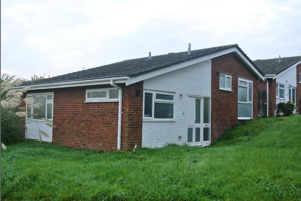 Shearwater Avenue, Whitstable 2 bed bungalow £1,150 pcm (£265 pw)