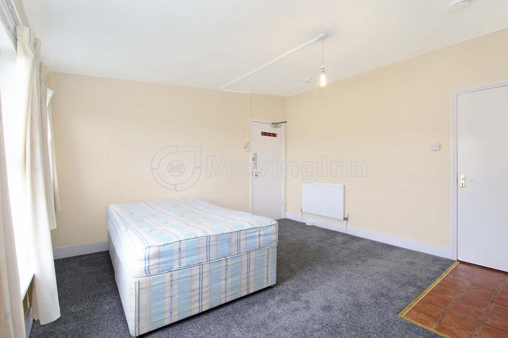 Pendennis Road, Streatham Hill, London, SW16 Studio £800 pcm (£185 pw)