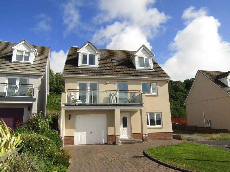 Parc Y Ffynnon, Ferryside, Carmarthenshire. 5 bed detached house for