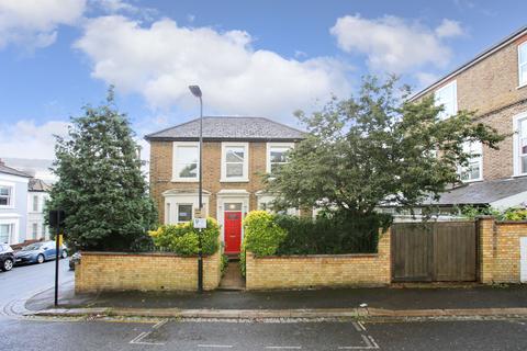 1 Grove Place, London, W3 6AS