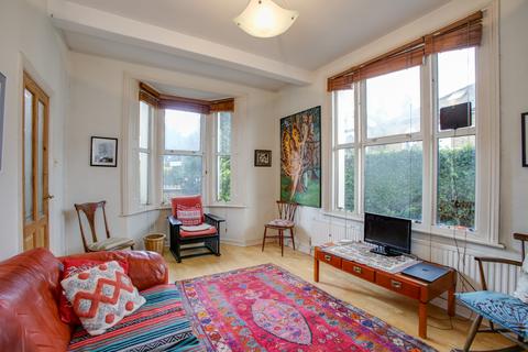 1 Grove Place, London, W3 6AS