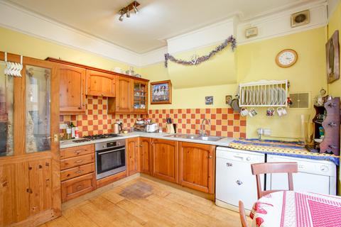 1 Grove Place, London, W3 6AS