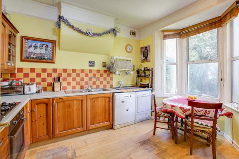 1 Grove Place, London, W3 6AS