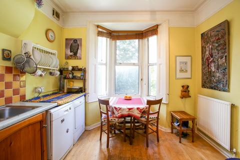 1 Grove Place, London, W3 6AS