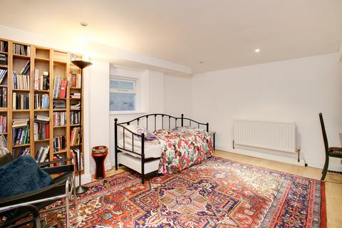 1 Grove Place, London, W3 6AS