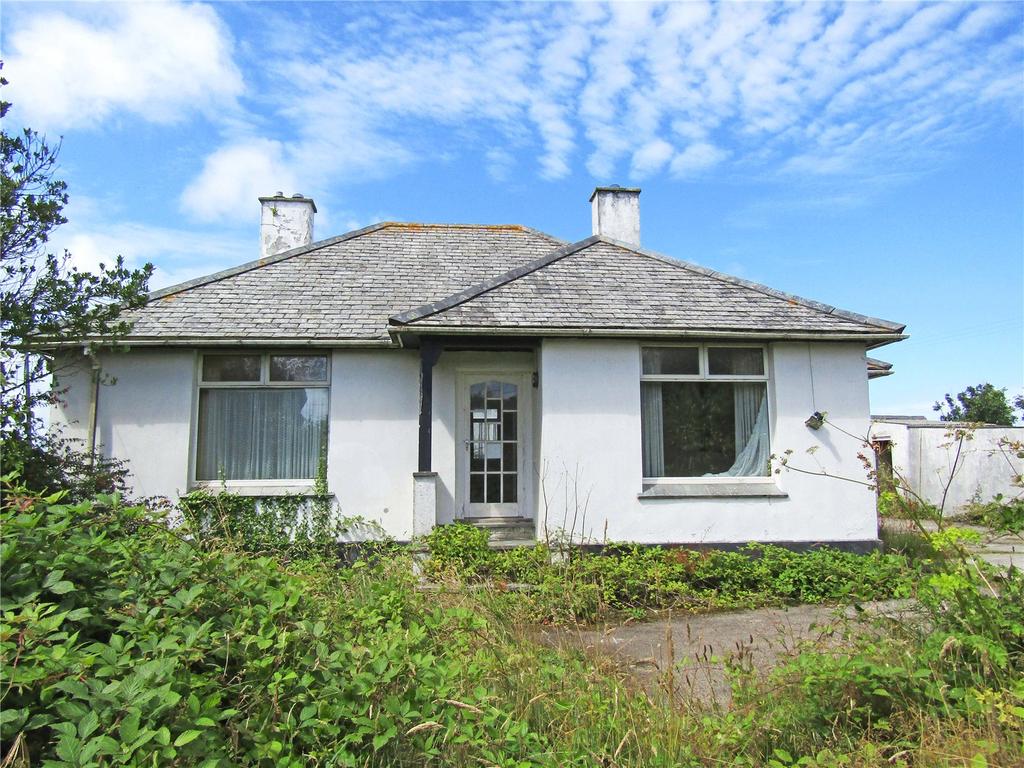 East Hill, Blackwater, Truro, Cornwall, TR4 3 bed bungalow £300,000