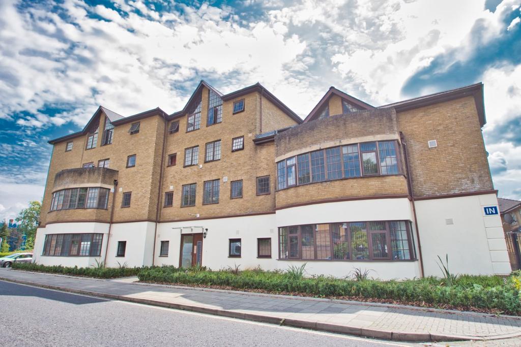 Fitzwilliam House,8 Windmill Avenue, Southall 1 bed flat £1,150 pcm