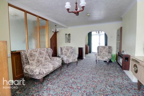 6 Granger Way, Romford, RM1 2RU