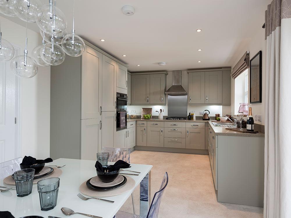 Kitchen/dining area with integrated appliances