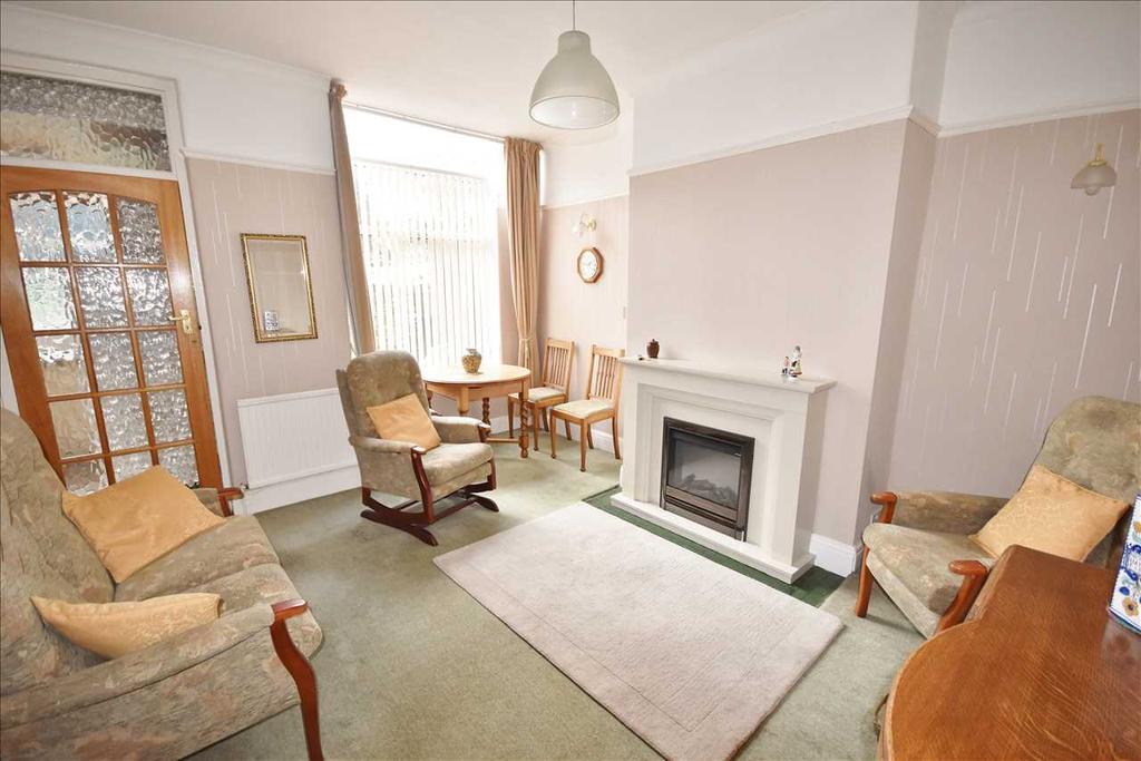Queens Grove, Chorley 3 bed semidetached house £199,000