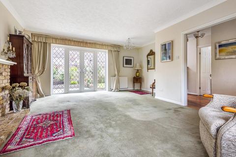 1 Davema Close, Chislehurst, BR7 5QZ