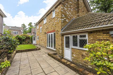 1 Davema Close, Chislehurst, BR7 5QZ