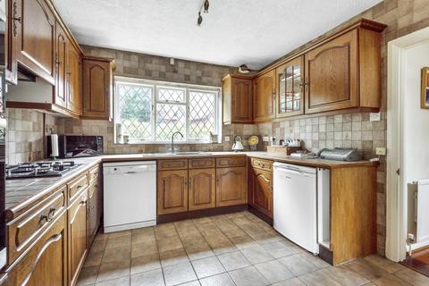 1 Davema Close, Chislehurst, BR7 5QZ