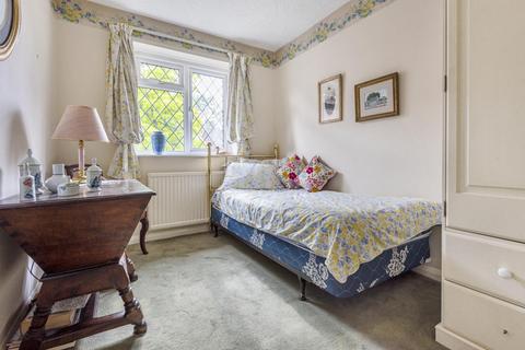 1 Davema Close, Chislehurst, BR7 5QZ