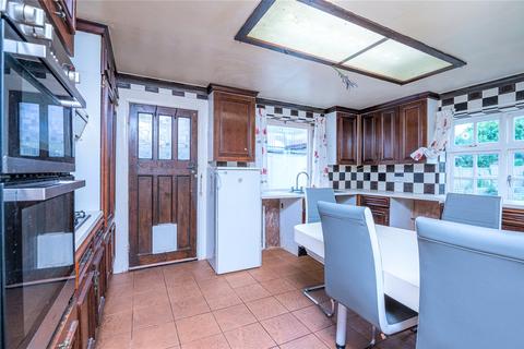 12 Broadclyst Gardens, Southend-on-sea, SS1 3QP