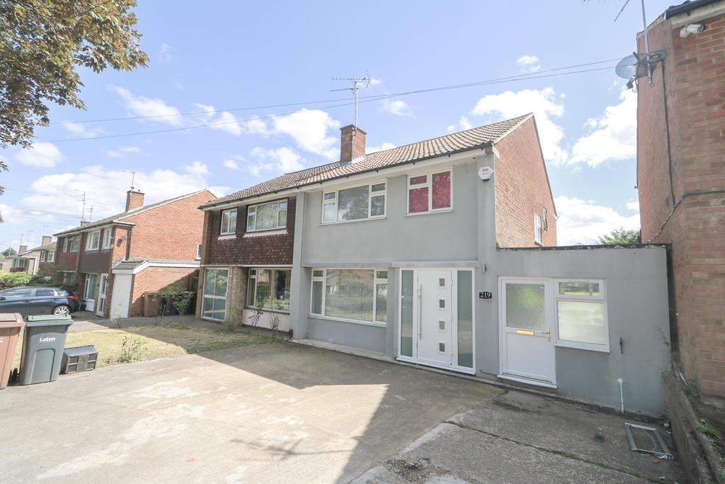 Leagrave High Street, Luton LU4 3 bed semidetached house £1,400 pcm