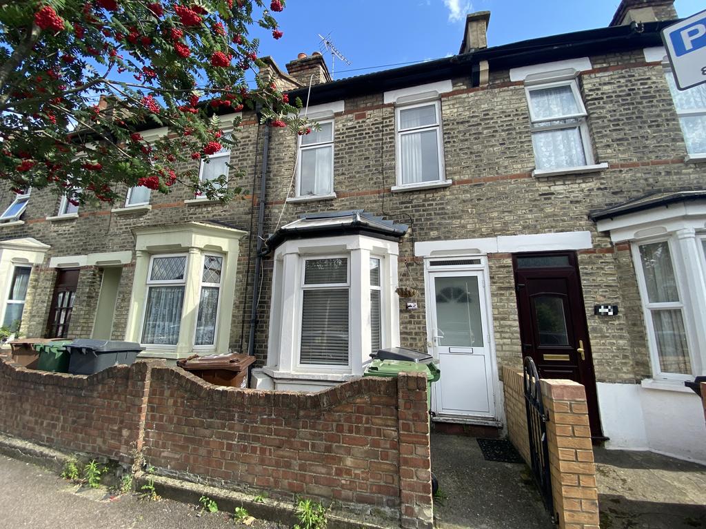 Exmouth Road, Walthamstow, E17 3 bed terraced house £1,750 pcm (£404 pw)