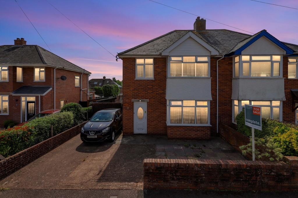 Grenville Avenue, Exeter 3 bed semidetached house £350,000