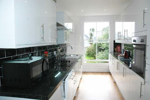 3 bedroom apartment for sale - Apartment 4 St Marys House, St Marys Hill, Tenby
