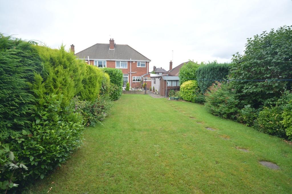 Dark Lane, Bedworth 3 bed semidetached house £215,000