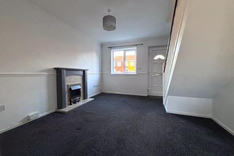 2 bedroom semi-detached house to rent, Byrchen Moor Gardens, Brierley Hill