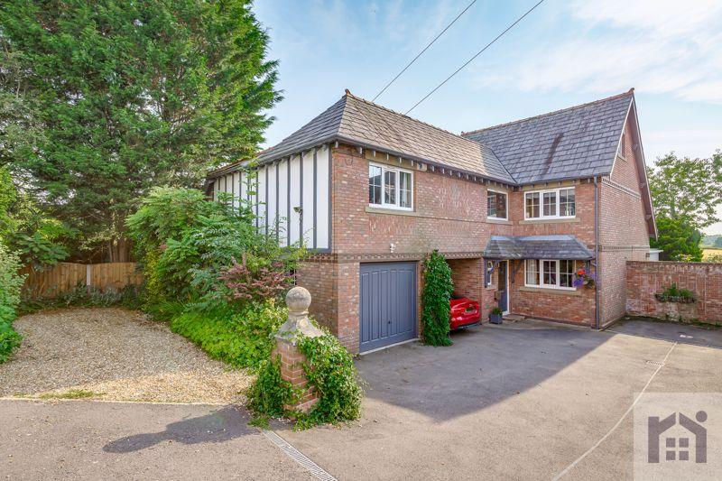 Preston Road, Coppull, PR7 5DW 5 bed detached house £525,000