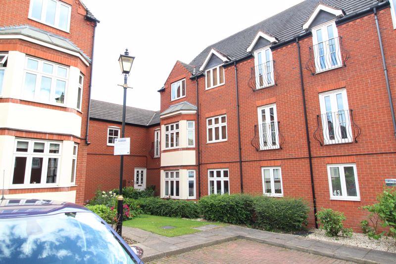 The Briars, Aldridge, Walsall, WS9 8AQ 2 bed apartment £165,000