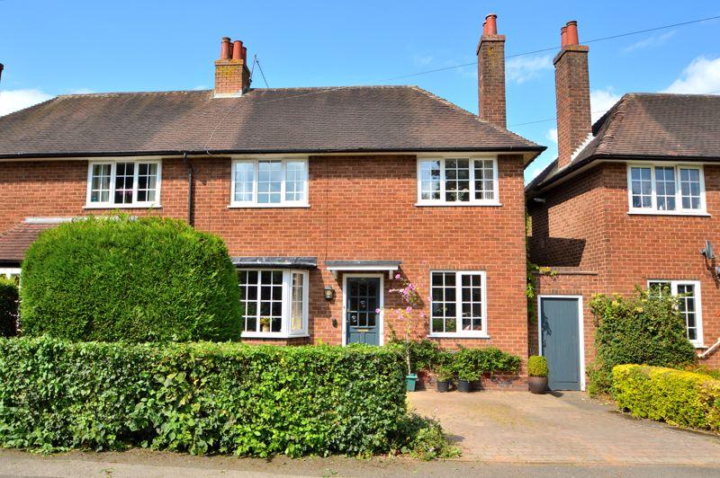 Howard Road, Kings Heath, Birmingham, B14 2 bed semidetached house £