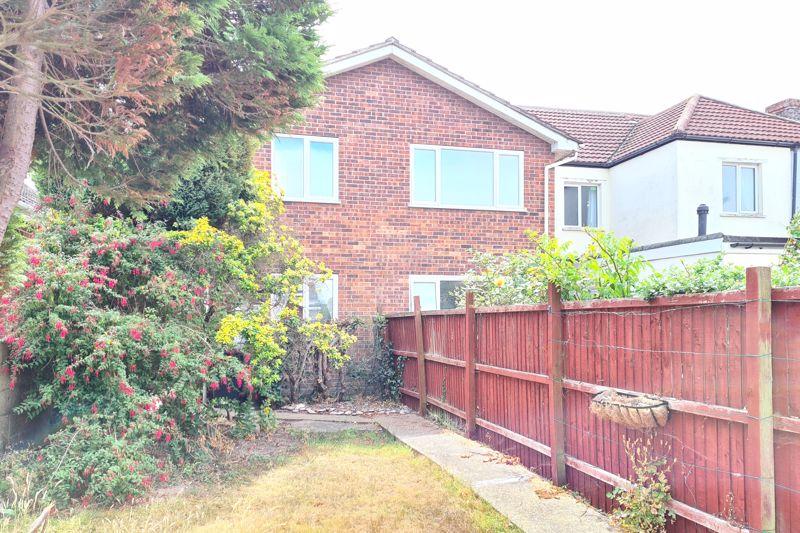 Seymour Road, LeeOnTheSolent, PO13 2 bed apartment for sale £199,995