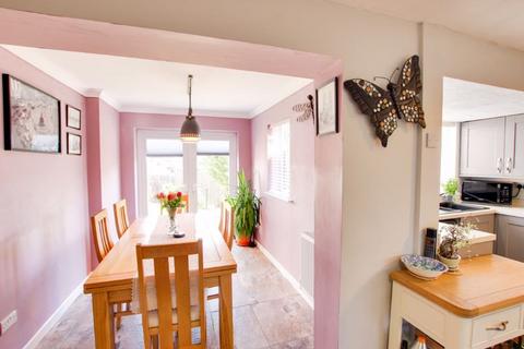 13 Ancaster Close, Trowbridge, BA14 9DA