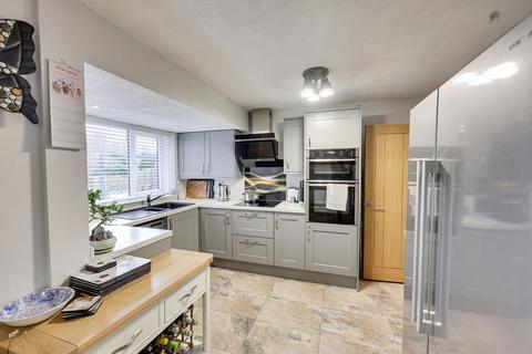 2 bedroom detached bungalow for sale, Ancaster Close, Trowbridge