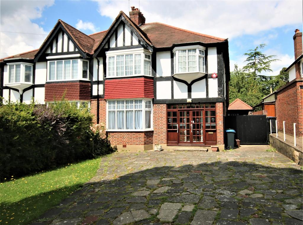 Heddon Court Avenue, Cockfosters, EN4 4 bed house £1,000,000