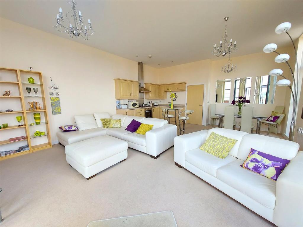 Waters Edge, StourportOnSevern 2 bed flat £209,950