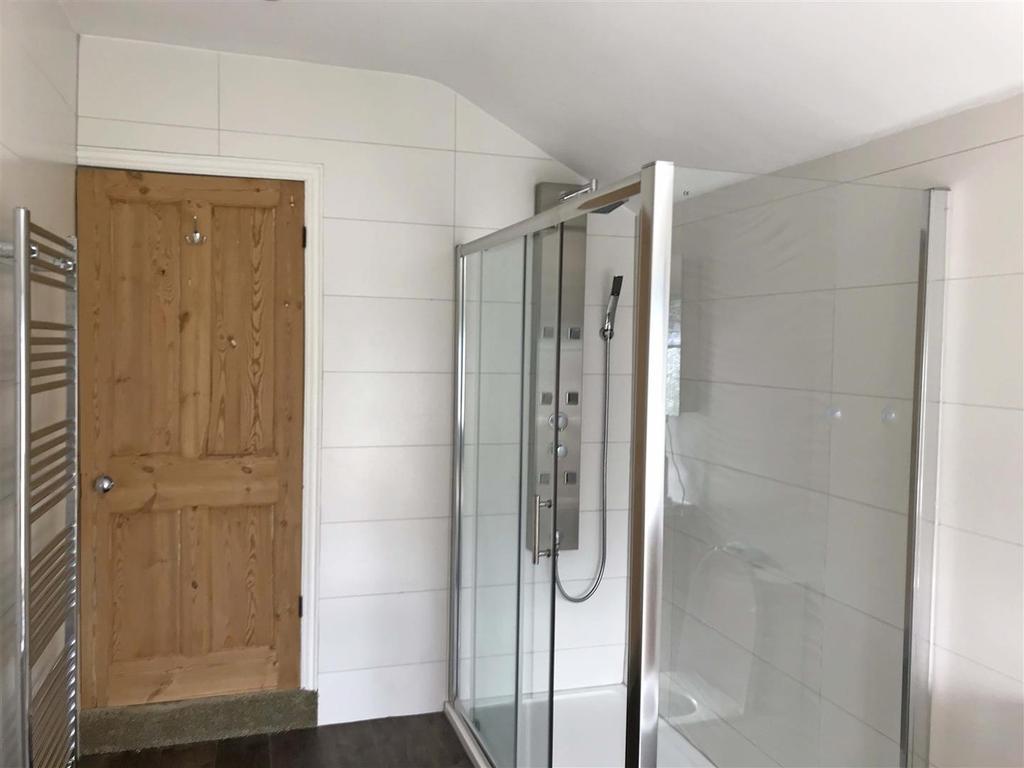 Alcester Road 299  Bathroom2.jpg